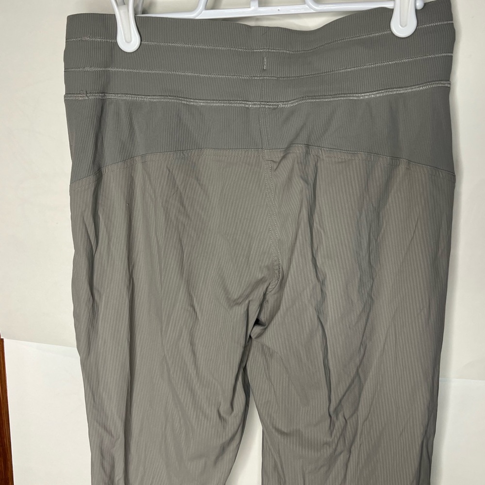 lululemon Studio Joggers Sz 6 Riverstone - Picture 4 of 5